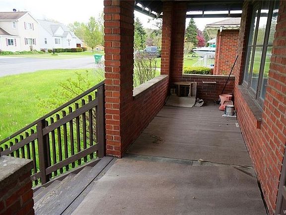 3rd image of 3624 James St