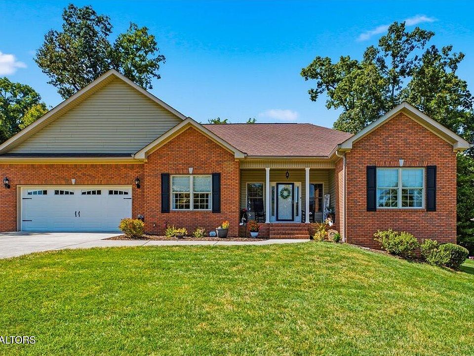 1st image of 207 Seminole Cir