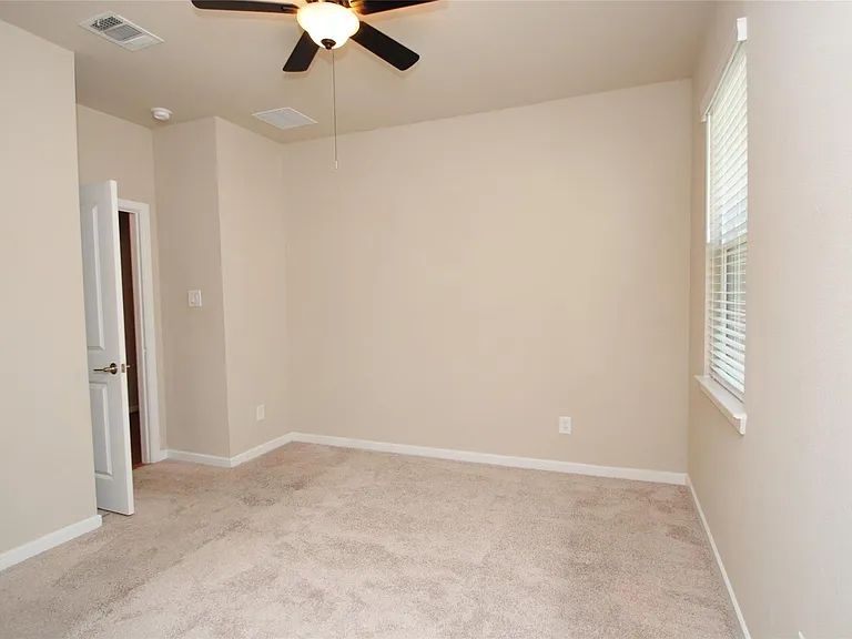 8326 Oakland Heights Ln — Photo 14