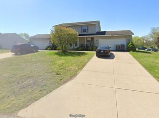986 Vos St, Jenison, MI 49428