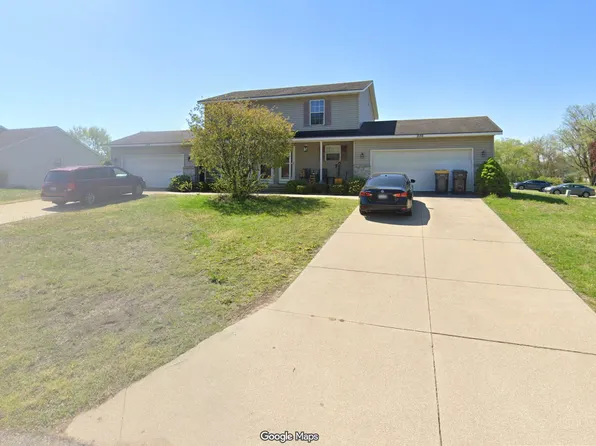 986 Vos St, Jenison, MI 49428