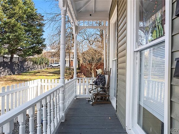 5th image of 2109 Jefferson Ave
