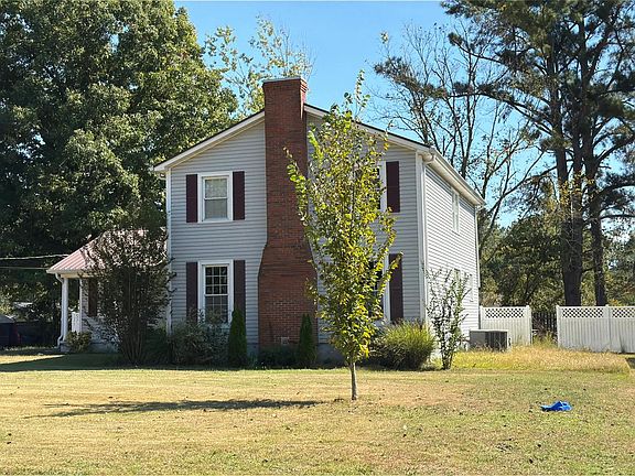 2nd image of 1206 Orchard Ln