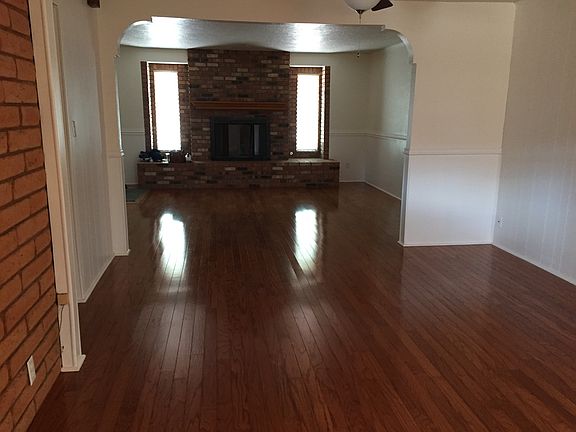 3rd image of 8219 E Clarendon Ave