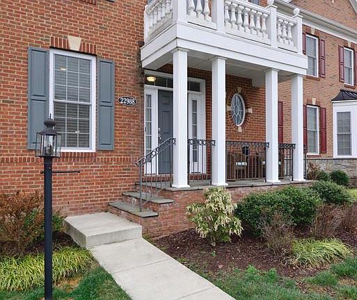 2nd image of 22988 Chertsey St
