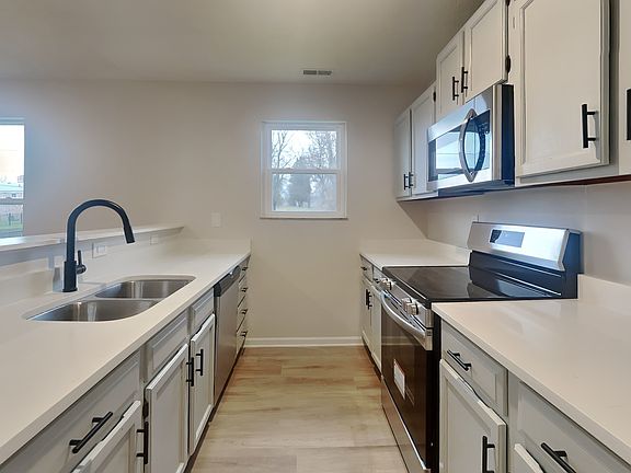 4th image of 2617 N Temple Ave