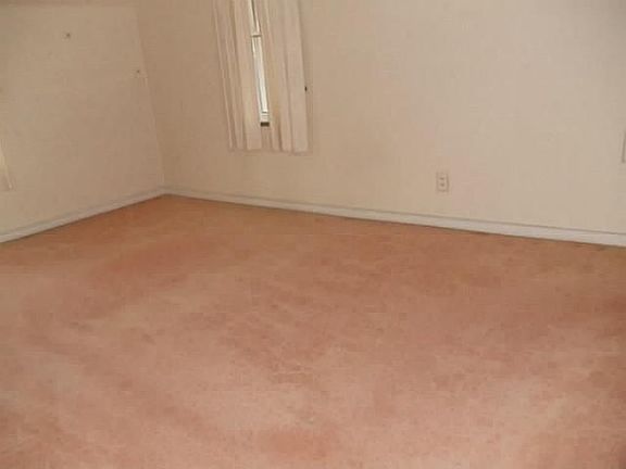 5th image of 57 E Oakland St