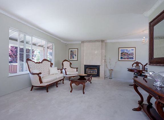 5th image of 423 Compass Dr