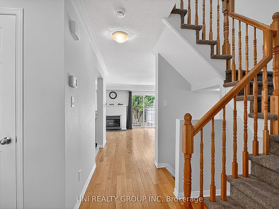 5th image of 546 Ashbourne Cres