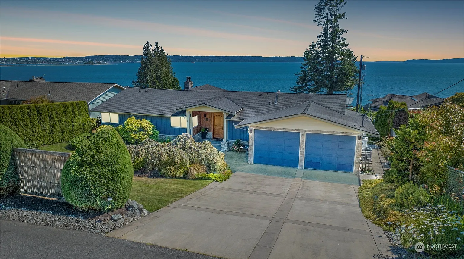 418 Priest Point Drive NW photo 1