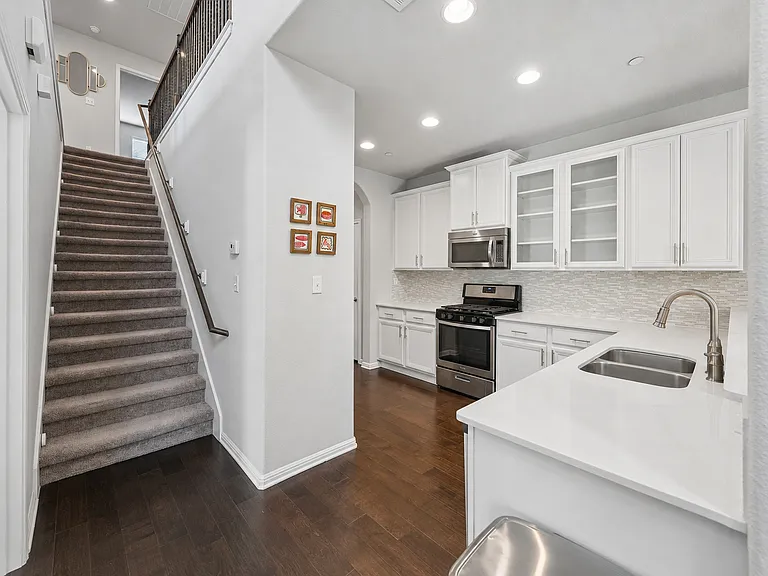2304 S Lakeline Blvd #251 — Photo 8
