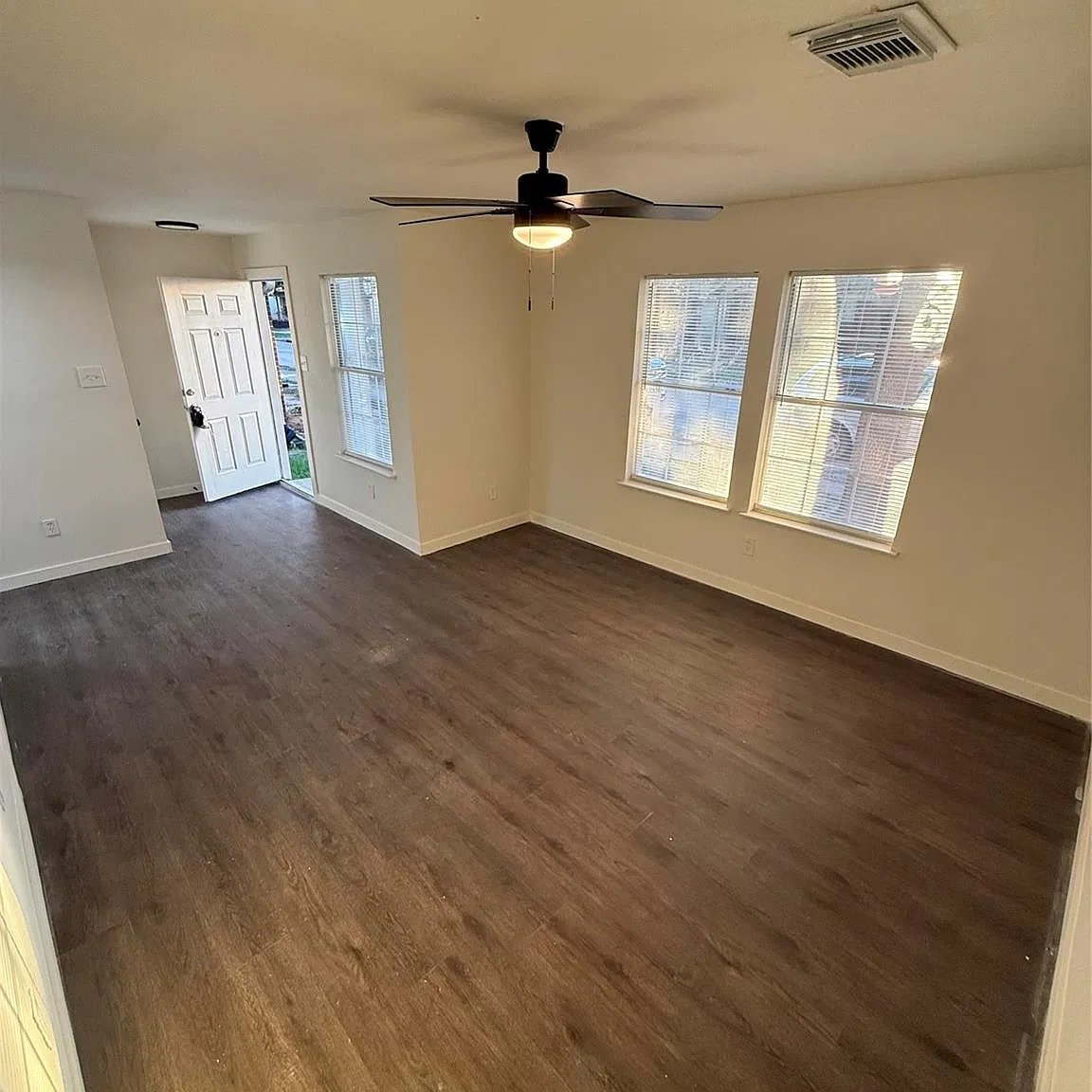 3 bed, 2.5 bath, 1578 sqft, $2,000 — Photo 3