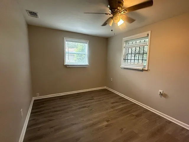 8032 Lexington Dr — Photo 9