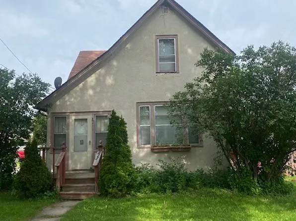 211 2nd Ave NW, Chisholm, MN 55719