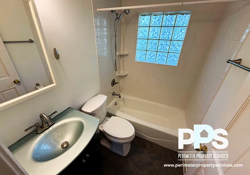 2 bed, 1.0 bath, 700 sqft, $1,425 — Photo 4