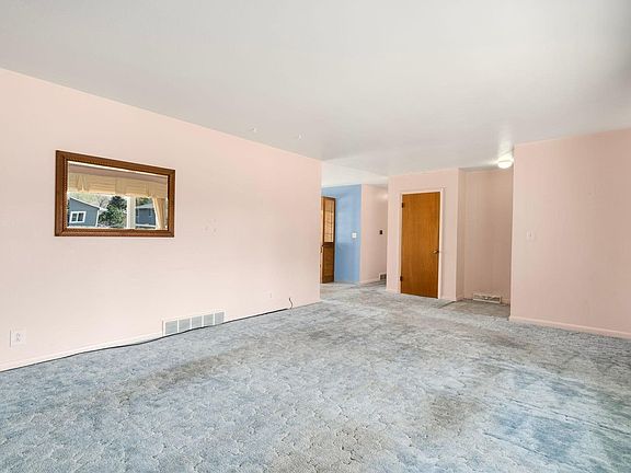 5th image of 912 Rocky Rd