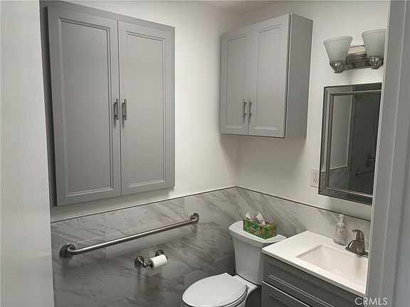 5th image of 494 Avocado Ave