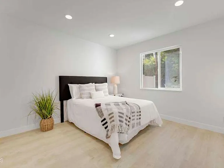 2109 Young Ave — Photo 18