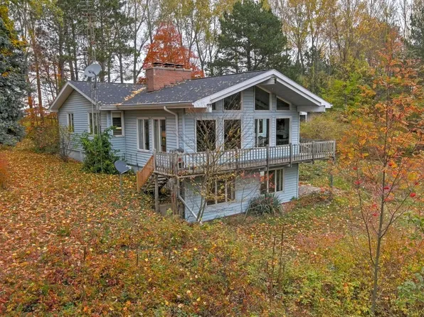 7607 Worden Rd, Beulah, MI 49617