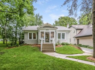 26W020 Hazel Ln, Wheaton, IL 60187