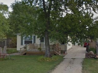 214 Winona Dr, Machesney Park, IL 61115