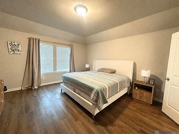 5th image of 44064 Parker Blvd