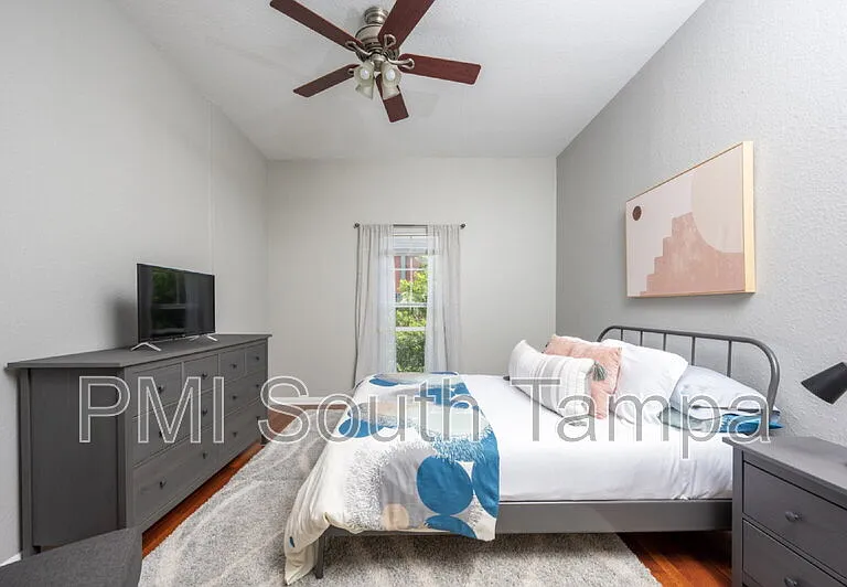 2421 W Horatio St #838 — Photo 15