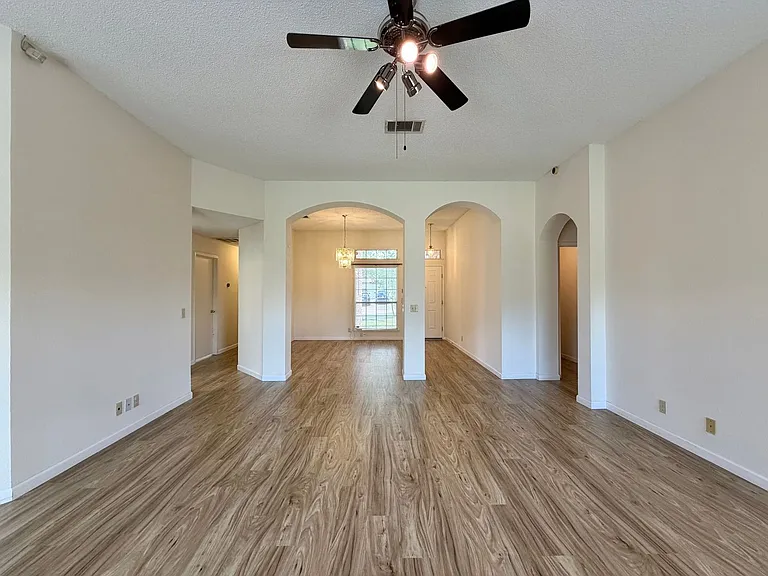 2200 Emmett Pkwy — Photo 6
