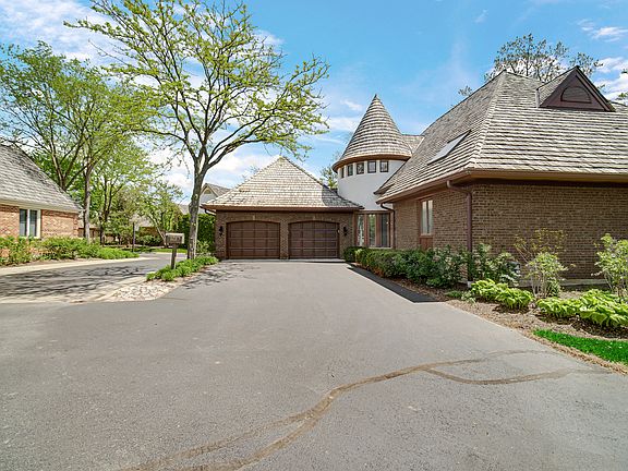 2nd image of 968 Coventry Ln