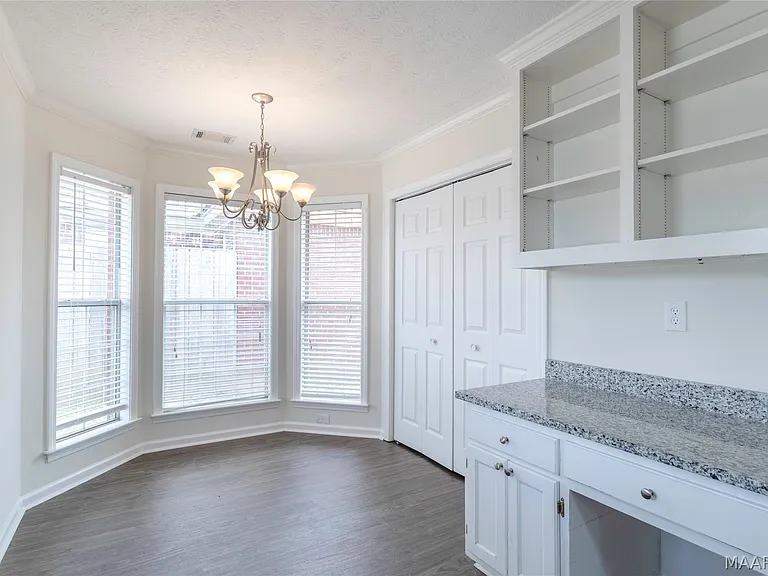 1161 Stafford Dr — Photo 12