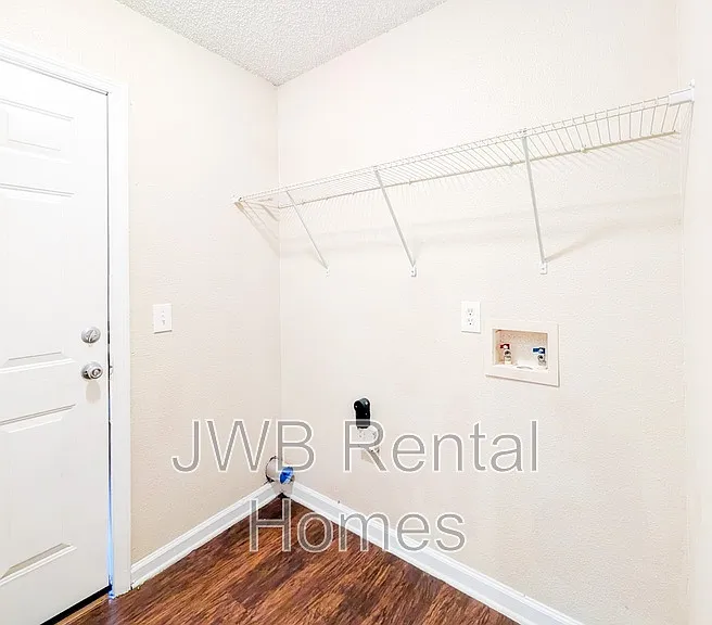 3035 Fitzgerald St — Photo 9