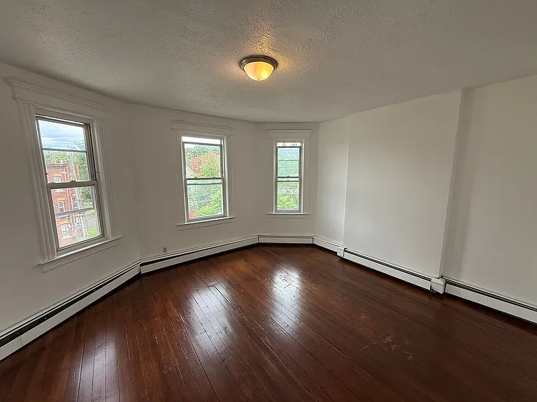 122-124 Shultas Pl — Photo 7