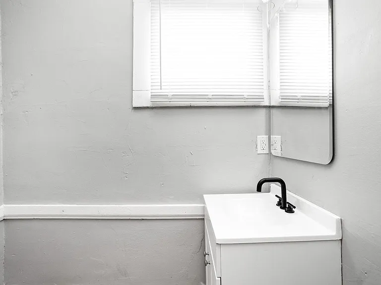 3247 N Park Ave — Photo 14