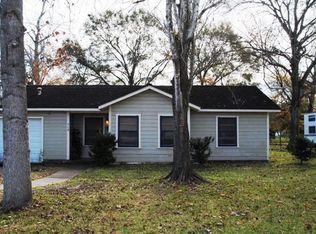 910 Alice St, Sweeny, TX 77480