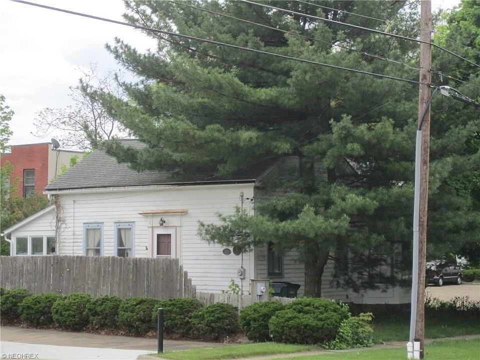 1st image of 2119 3rd St
