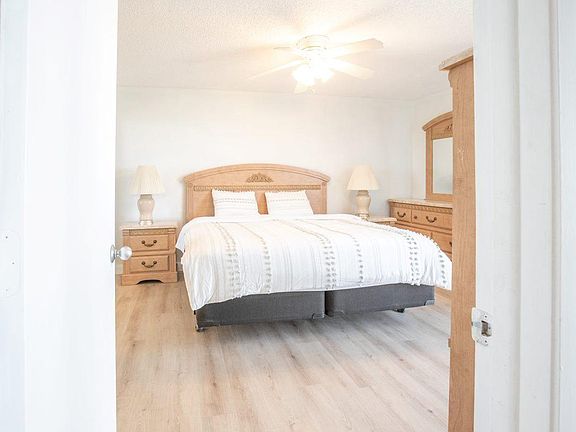 2nd image of 1000 Cove Cay Dr Unit 5A