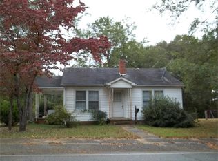 345 W Peachtree St, Woodruff, SC 29388