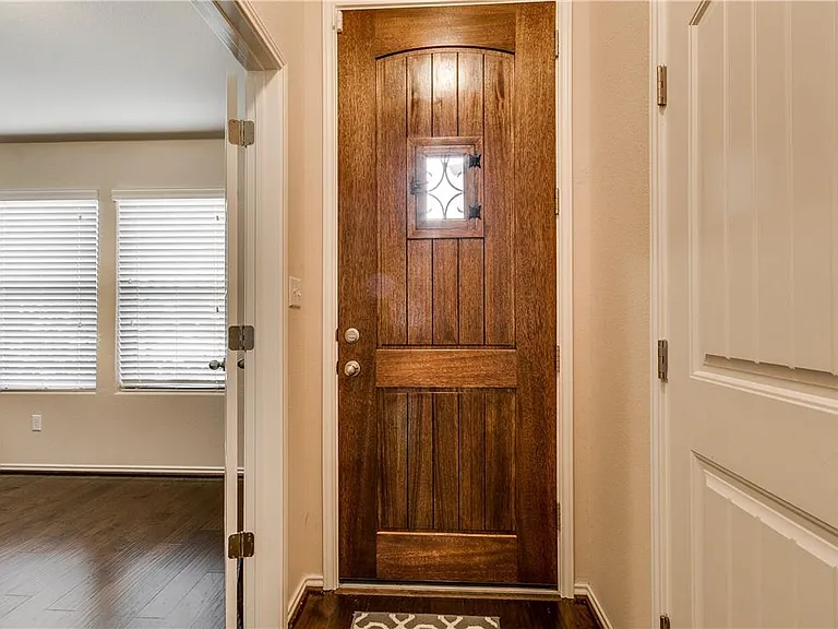 341 Wincliff Dr — Photo 4