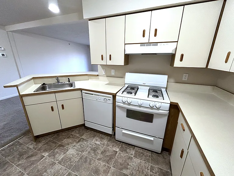Heatherwood Apartments — Photo 47