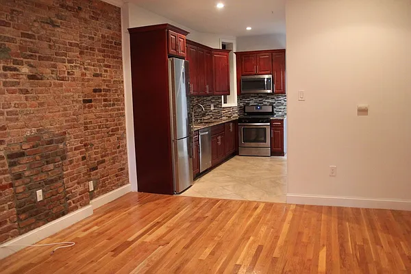 Rented by Hagstrom Management Inc | media 39