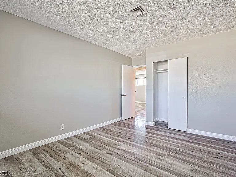1320 Robin St — Photo 21