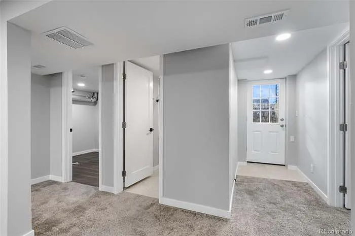 649 Perry St — Photo 7