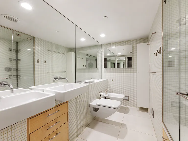 104 Charlton St #4W — Photo 8