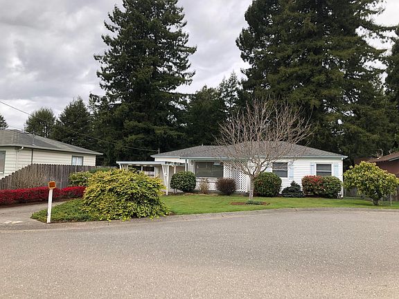 2nd image of 1070 Hilltop Dr