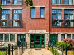 2040 W Warner Ave UNIT 104, Chicago, IL 60618