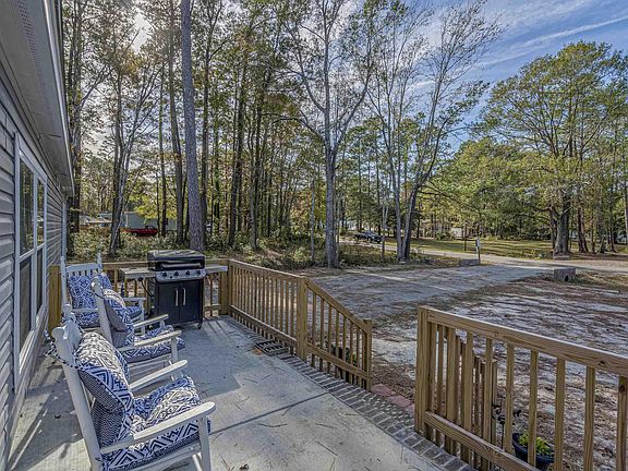 3rd image of 252 Beachwood Dr NW