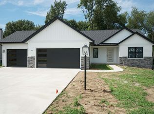 1233 N Santorini Dr, Warsaw, IN 46580