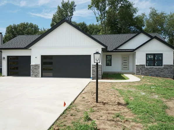 1233 N Santorini Dr, Warsaw, IN 46580