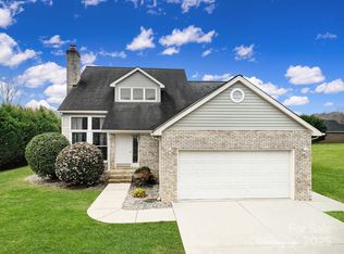 718 Emerson Dr, Mooresville, NC 28115