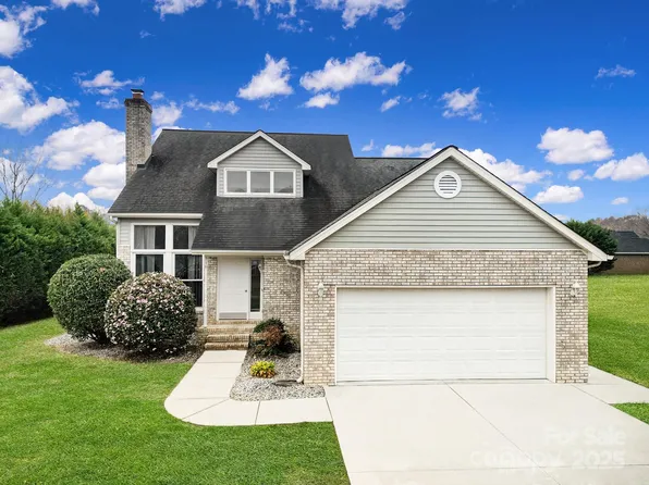 718 Emerson Dr, Mooresville, NC 28115